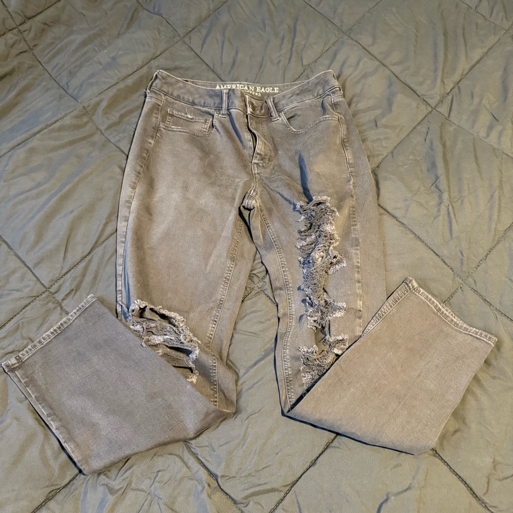 American Eagle distressed jeans